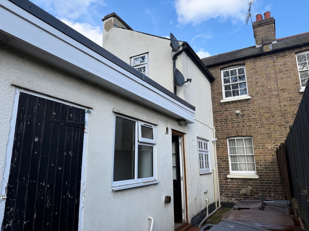 Lot: 11 - END-TERRACE HOUSE FOR IMPROVEMENT - Rear of the property